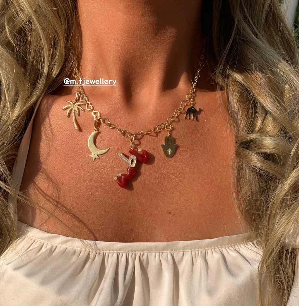 GLAMOUR MULTI CHARMS NECKLACE IN 18 K GOLD WITH RED NAME
