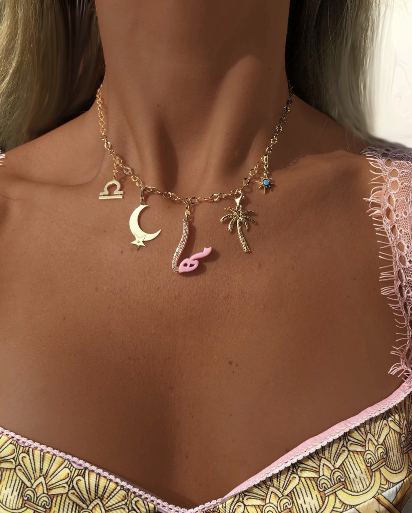 GLAMOUR MULTI CHARMS NECKLACE IN 18 K GOLD WITH PINK NAME